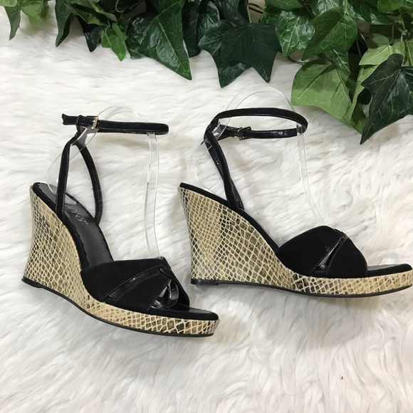 Franco Sarto Black Ankle Strap Wedge Snake Print - Picture 4 of 8
